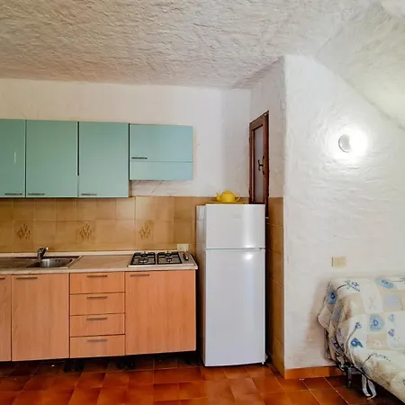 Residenziale Trilocale 4 Posti Letto Via Loiri 펜션 산테오도로