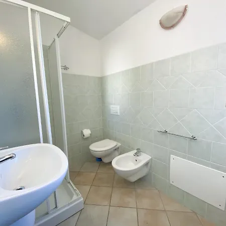 Residenziale Trilocale 4 Posti Letto Via Loiri 펜션 산테오도로