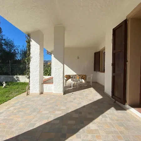 Residenziale Trilocale 4 Posti Letto Via Loiri