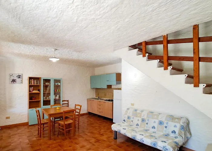 Residenziale Trilocale 4 Posti Letto Via Loiri